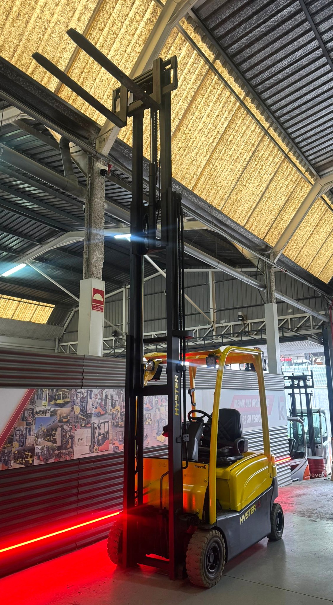 CARRETILLA ELEVADORA OCASION HYSTER 1600 KG BATERIA 91% VERIFICADA POR LEVATIO - Imagen 4
