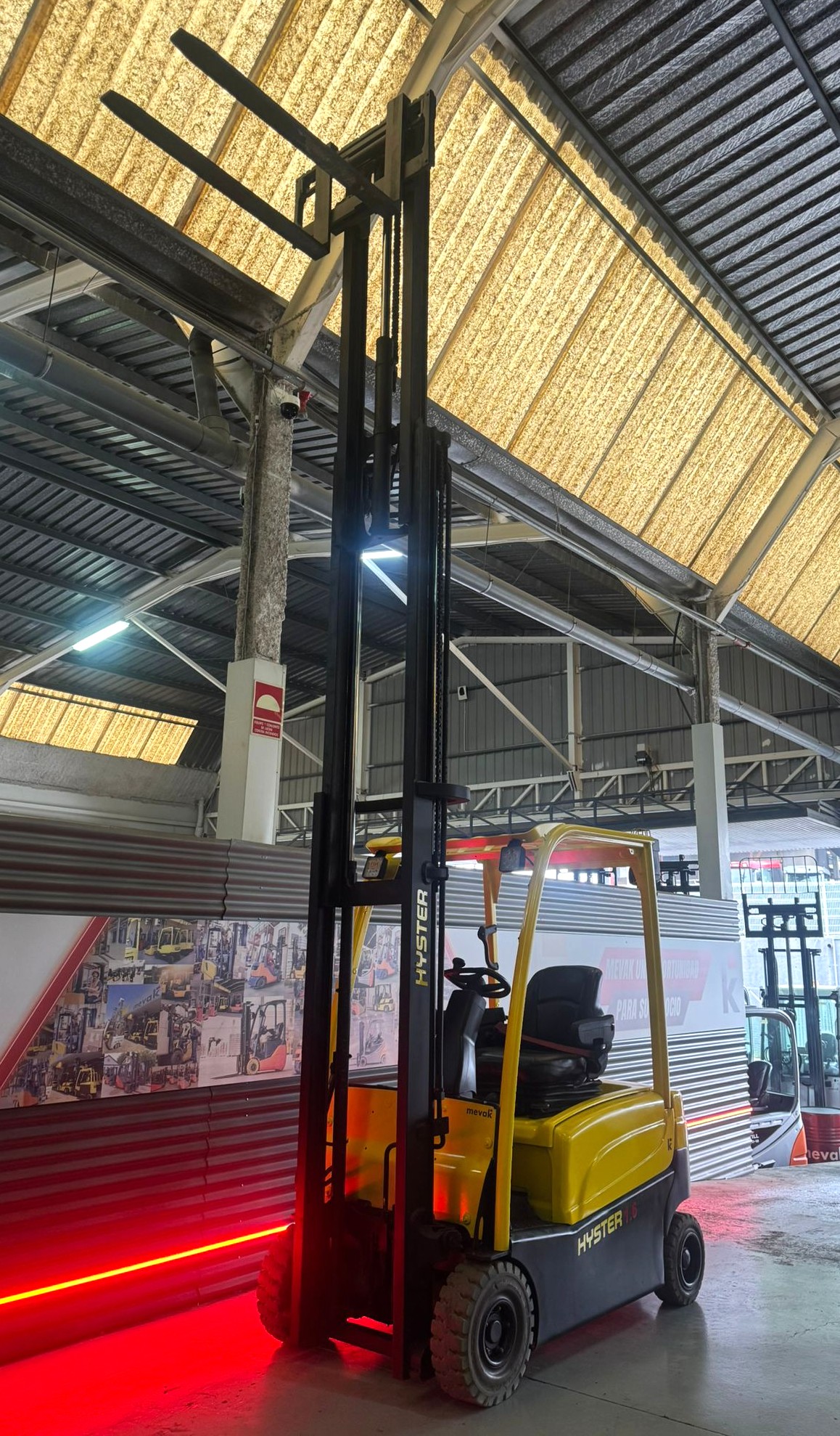 CARRETILLA ELEVADORA SEGUNDA MANO HYSTER BATERIA NUEVA - Imagen 4