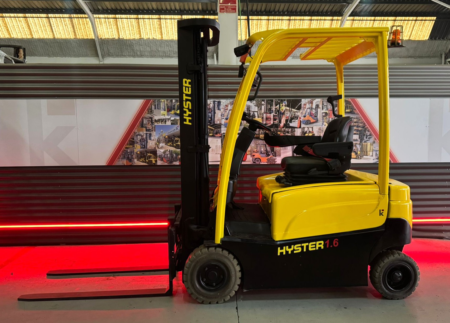 CARRETILLA ELEVADORA SEMINUEVA HYSTER BATERIA 91% VERIFICADA POR LEVATIO - Imagen 2