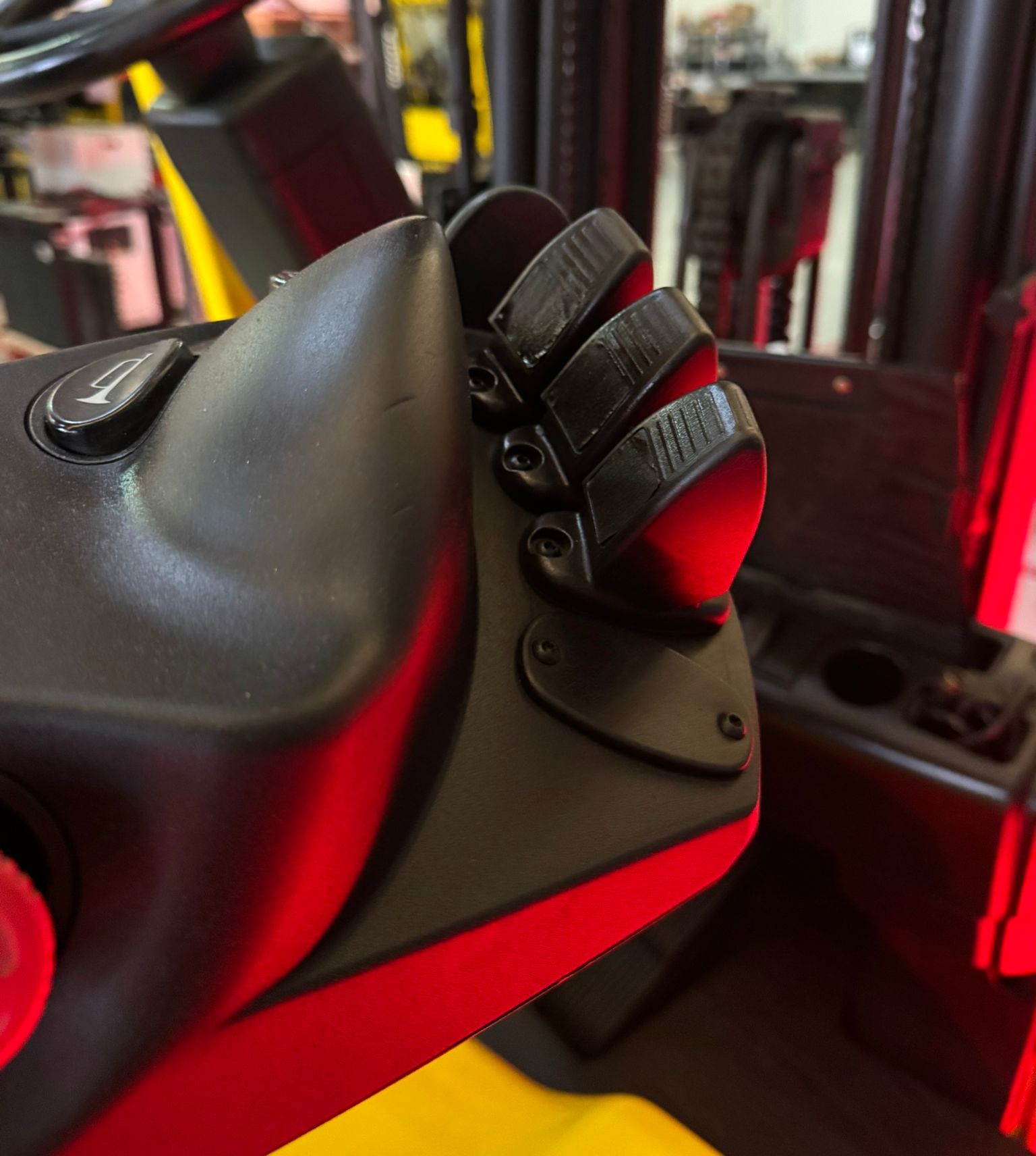 CARRETILLA ELEVADORA SEMINUEVA HYSTER BATERIA 91% VERIFICADA POR LEVATIO - Imagen 8