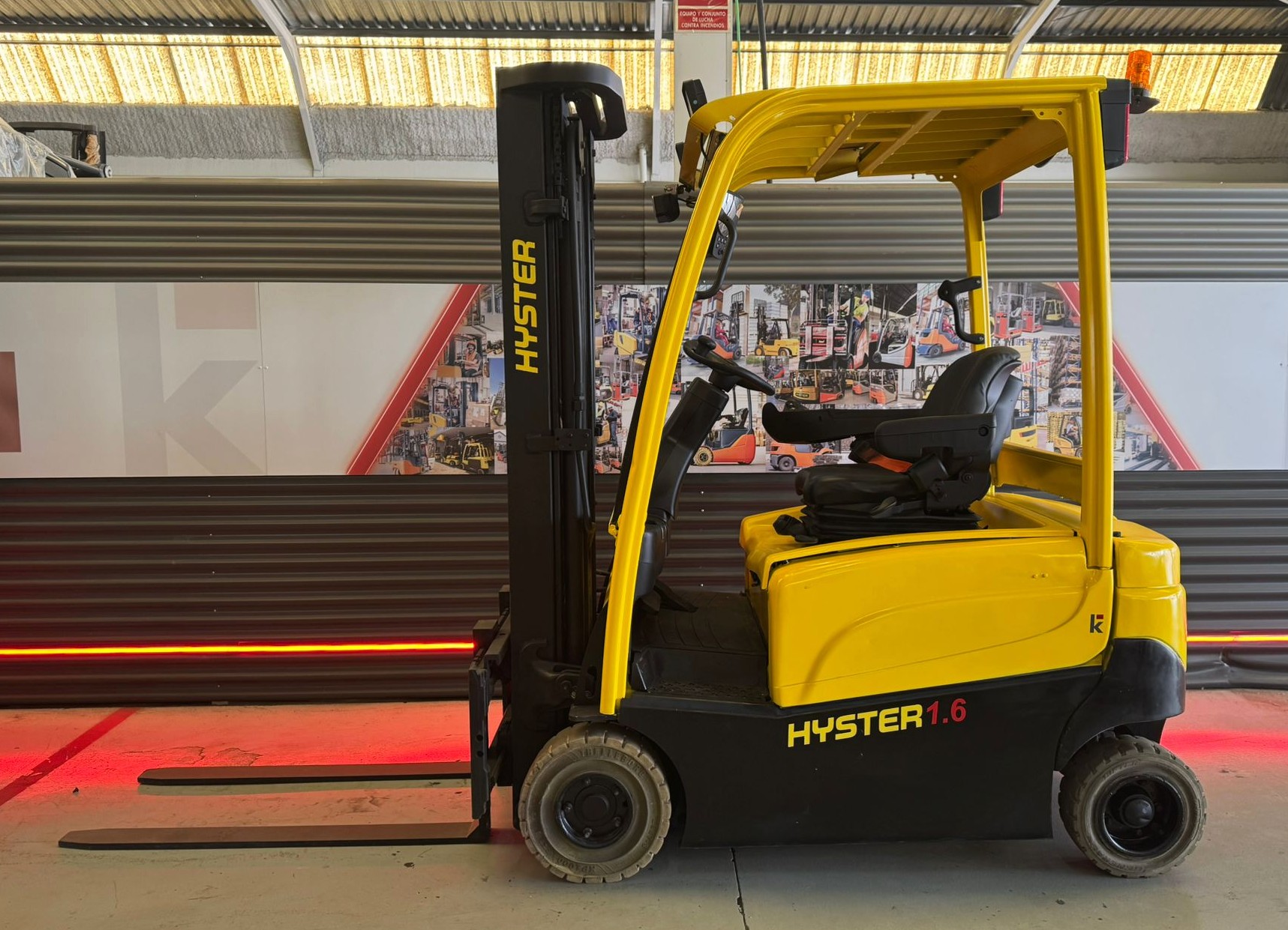 CARRETILLA ELEVADORA USADA HYSTER BATERIA NUEVA - Imagen 3