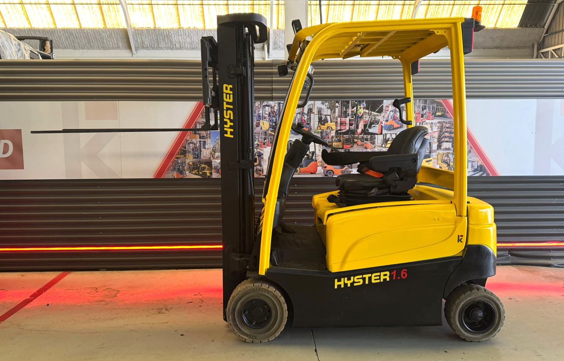 CARRETILLA ELEVADORA USADA HYSTER BATERIA NUEVA - Imagen 2