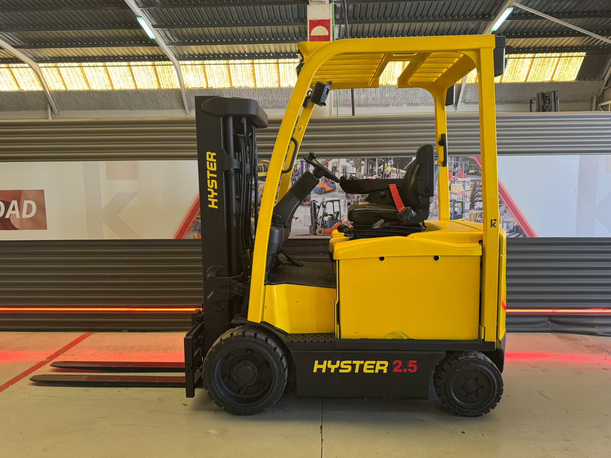 CARRETILLA ELEVADORA SEGUNDA MANO HYSTER BATERIA 93% VERIFICADA POR LEVATIO - Imagen 2