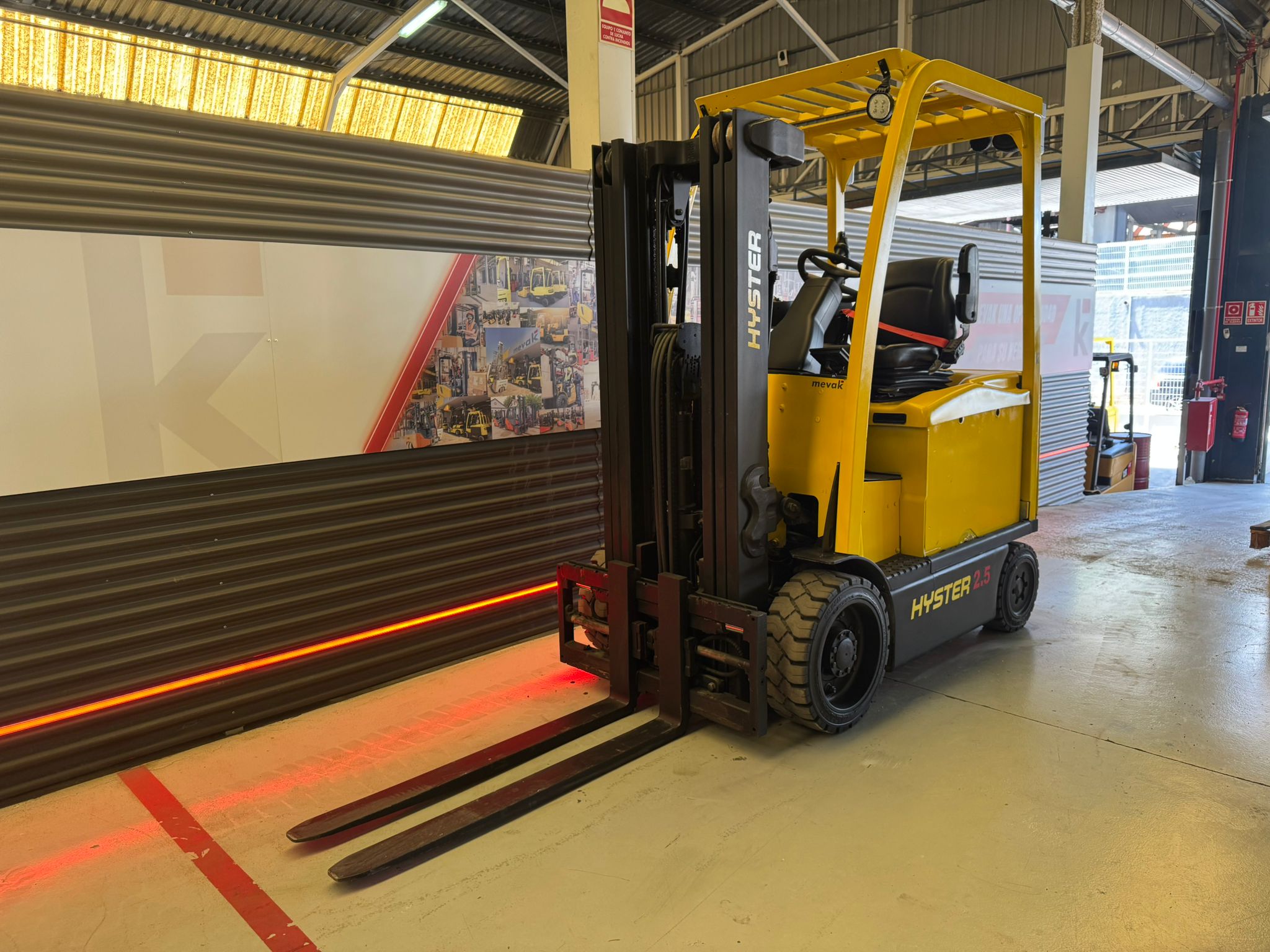 CARRETILLA ELEVADORA SEGUNDA MANO HYSTER BATERIA 93% VERIFICADA POR LEVATIO - Imagen 3