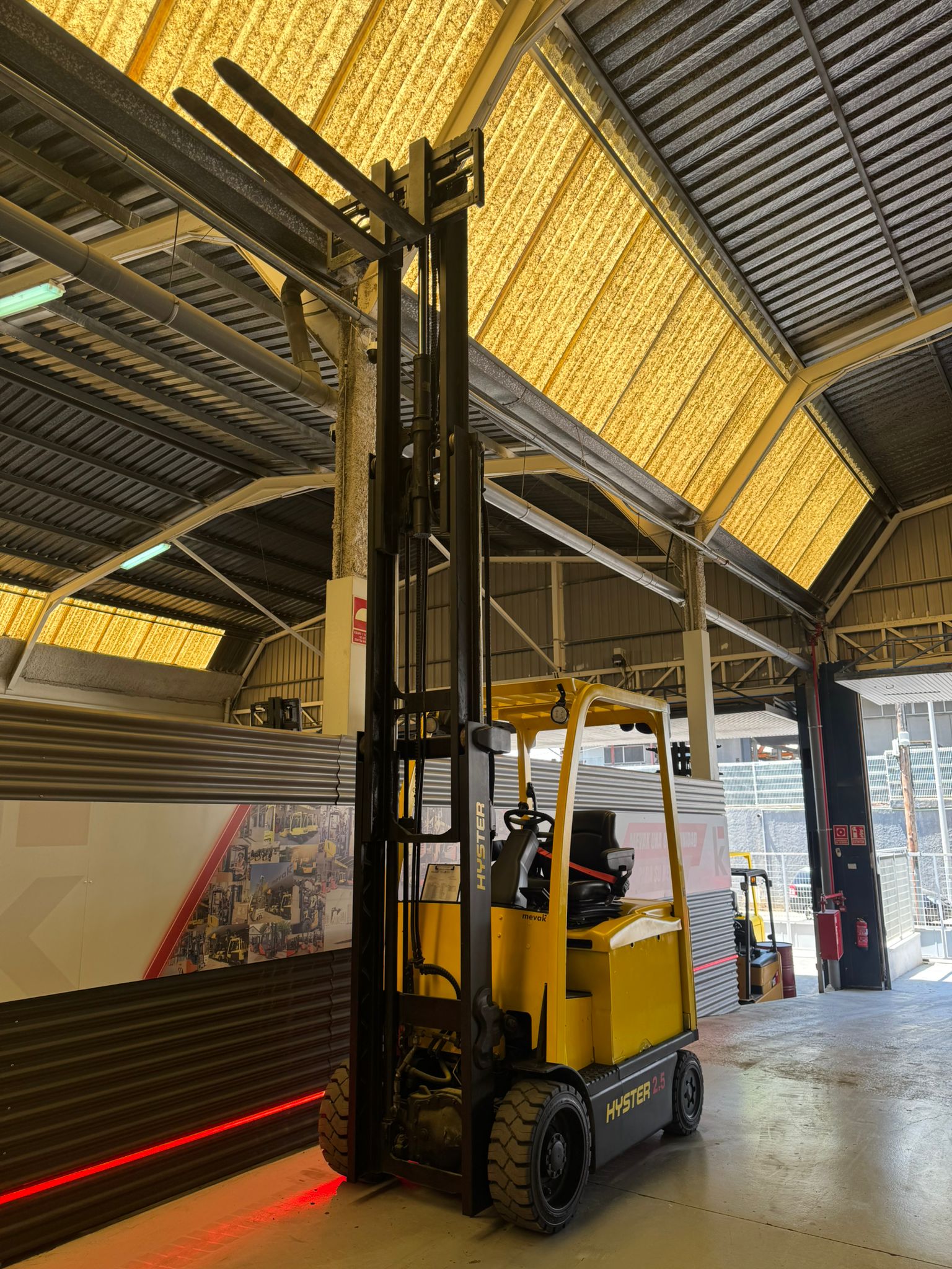 CARRETILLA ELEVADORA SEGUNDA MANO HYSTER BATERIA 93% VERIFICADA POR LEVATIO - Imagen 6