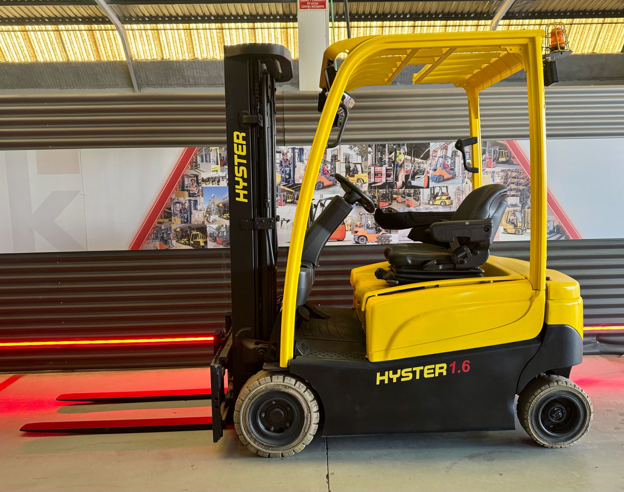 CARRETILLA ELEVADORA USADA HYSTER BATERÍA 90% VERIFICADA POR LEVATIO - Imagen 2