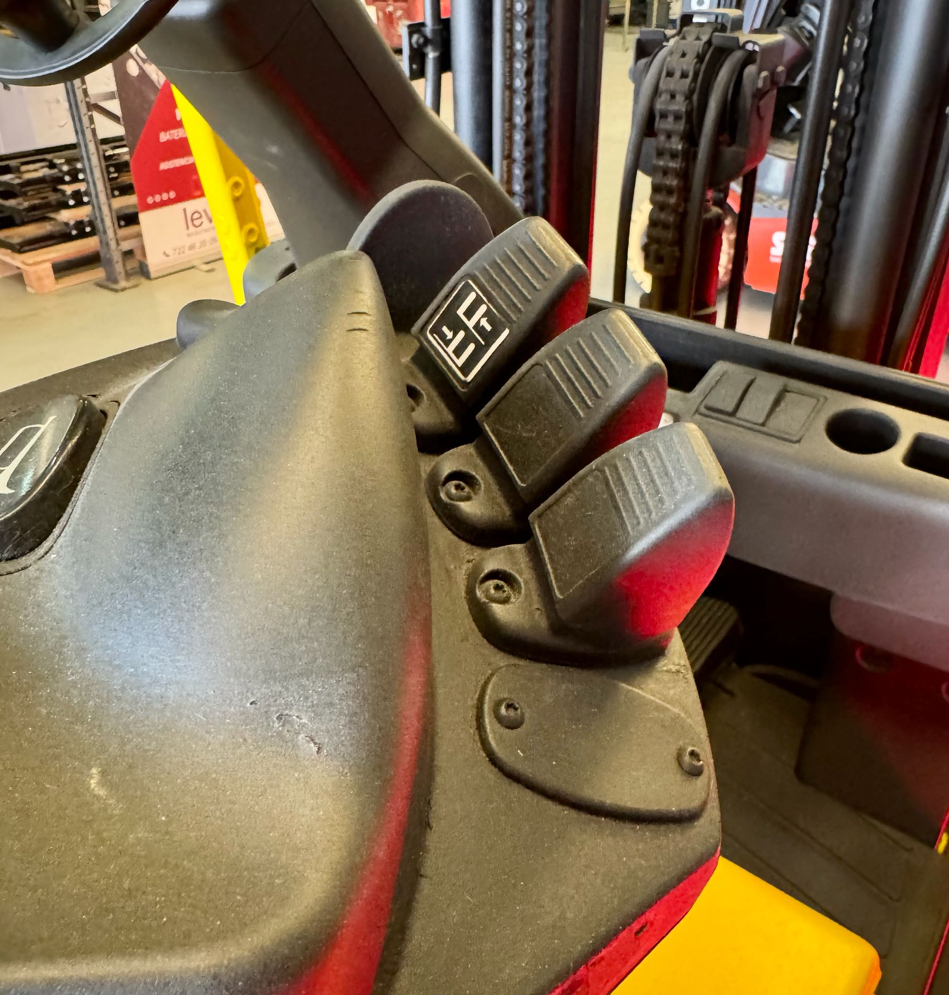 CARRETILLA ELEVADORA USADA HYSTER BATERÍA 90% VERIFICADA POR LEVATIO - Imagen 7