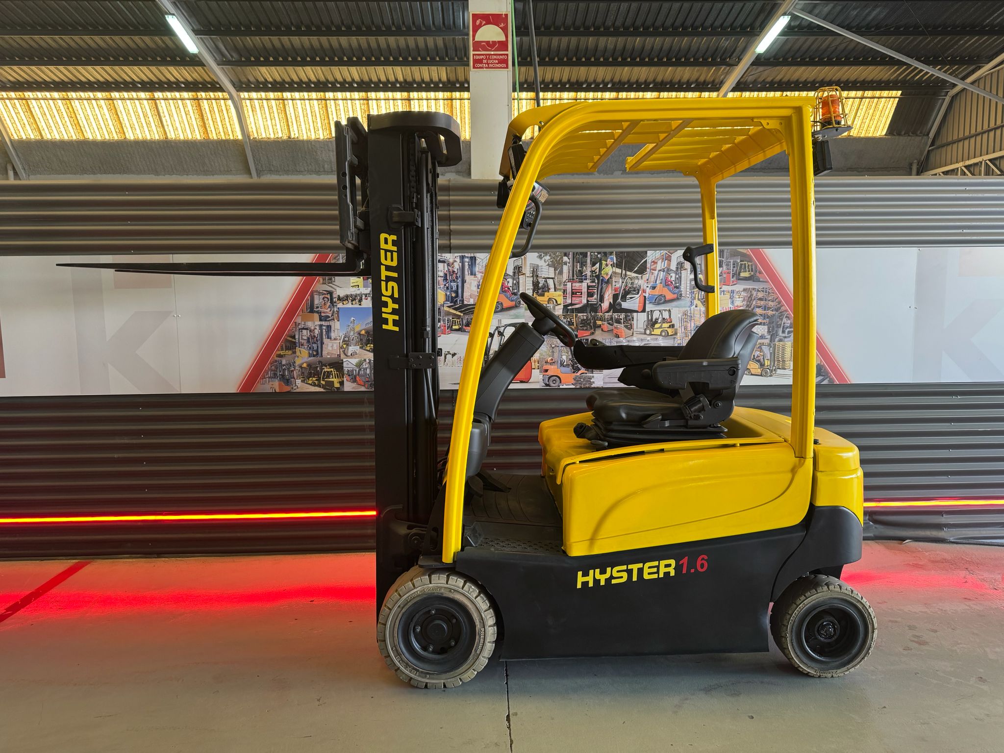 CARRETILLA ELEVADORA USADA HYSTER BATERÍA 90% VERIFICADA POR LEVATIO - Imagen 3