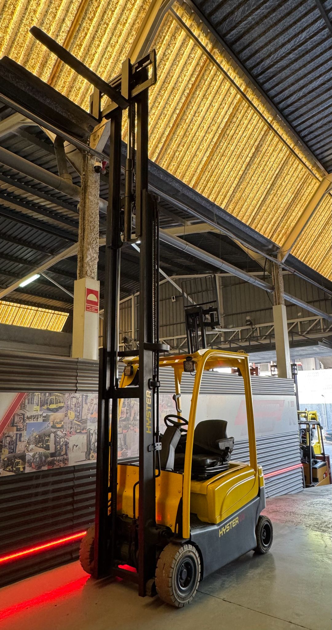 CARRETILLA ELEVADORA USADA HYSTER BATERÍA 90% VERIFICADA POR LEVATIO - Imagen 6