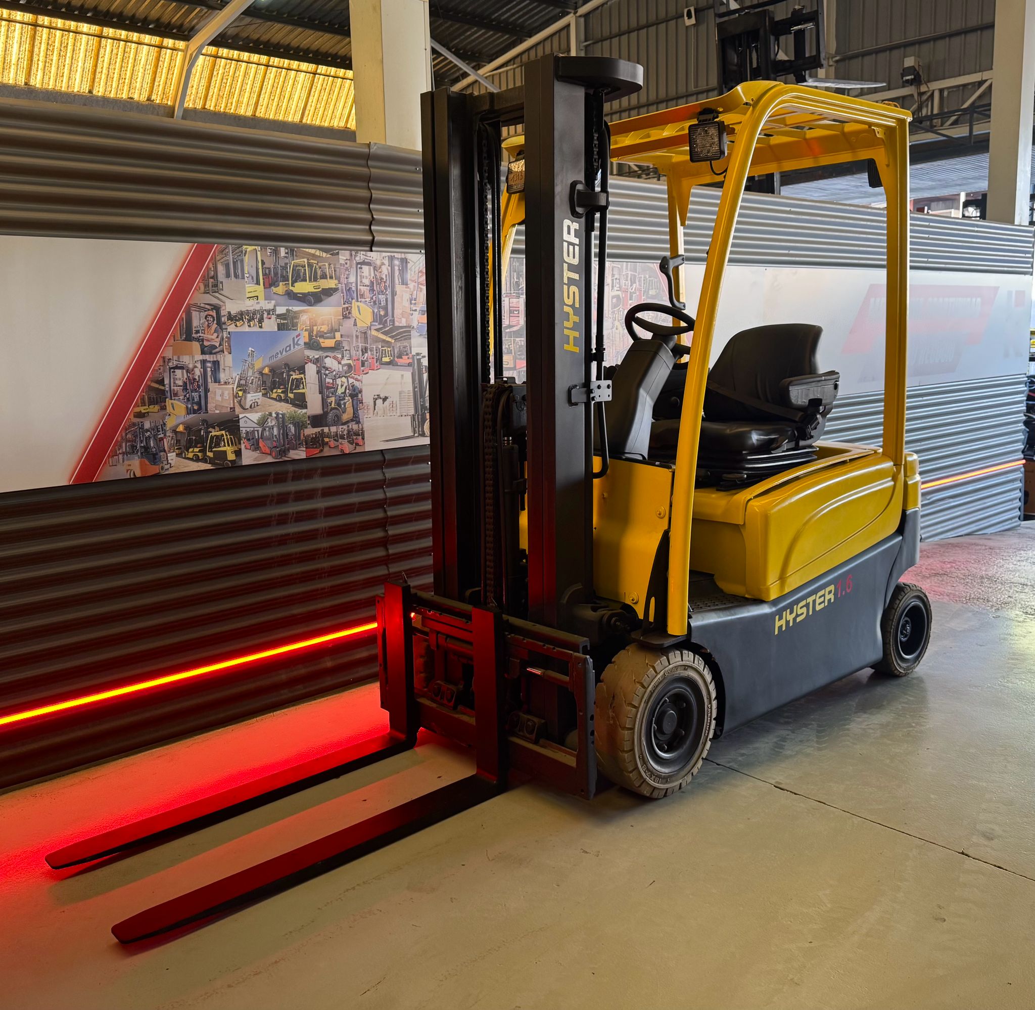 CARRETILLA ELEVADORA USADA HYSTER BATERÍA 90% VERIFICADA POR LEVATIO - Imagen 4