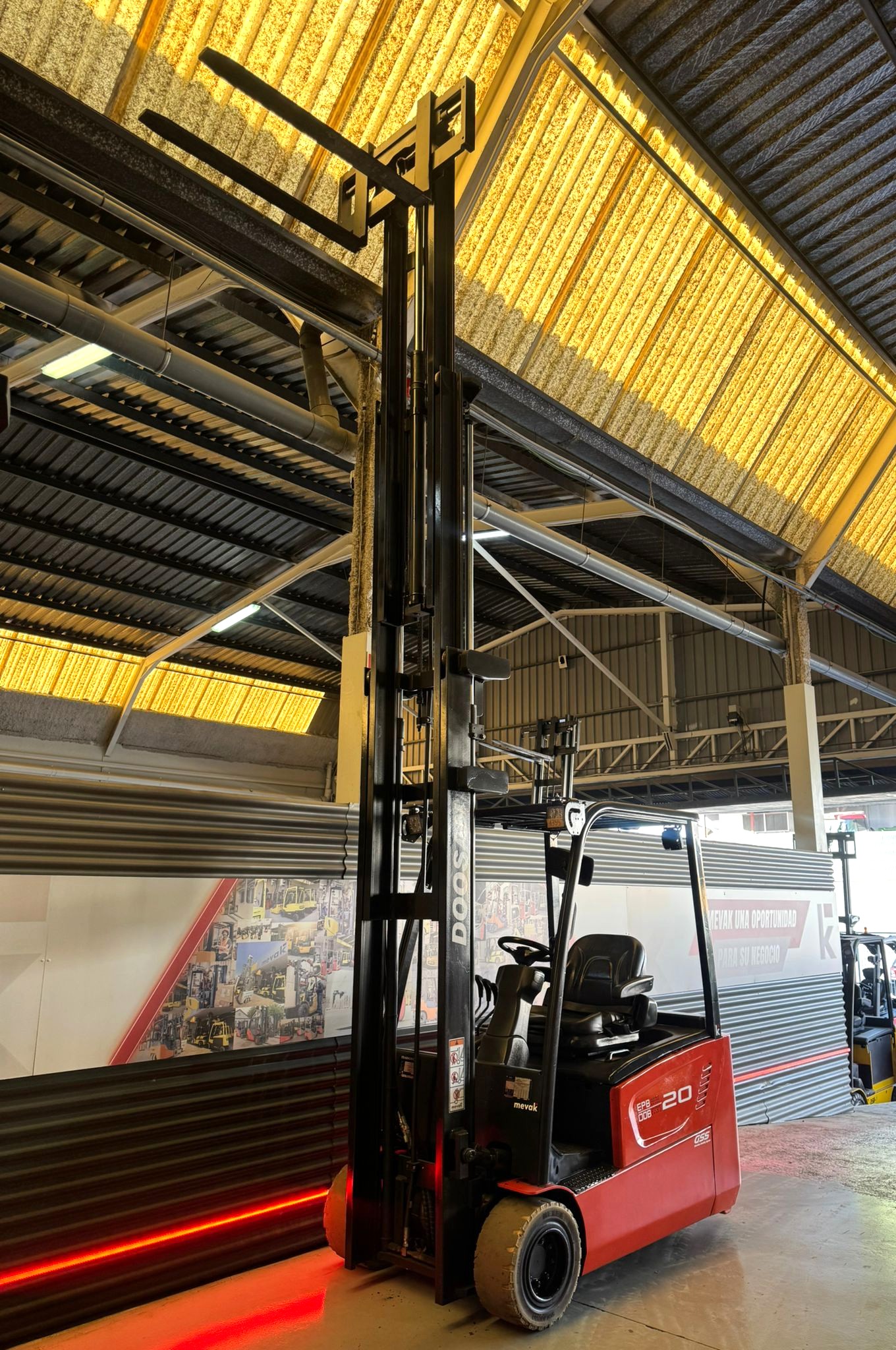 CARRETILLA ELEVADORA SEGUNDA MANO ELECTRICA DOOSAN - Imagen 5