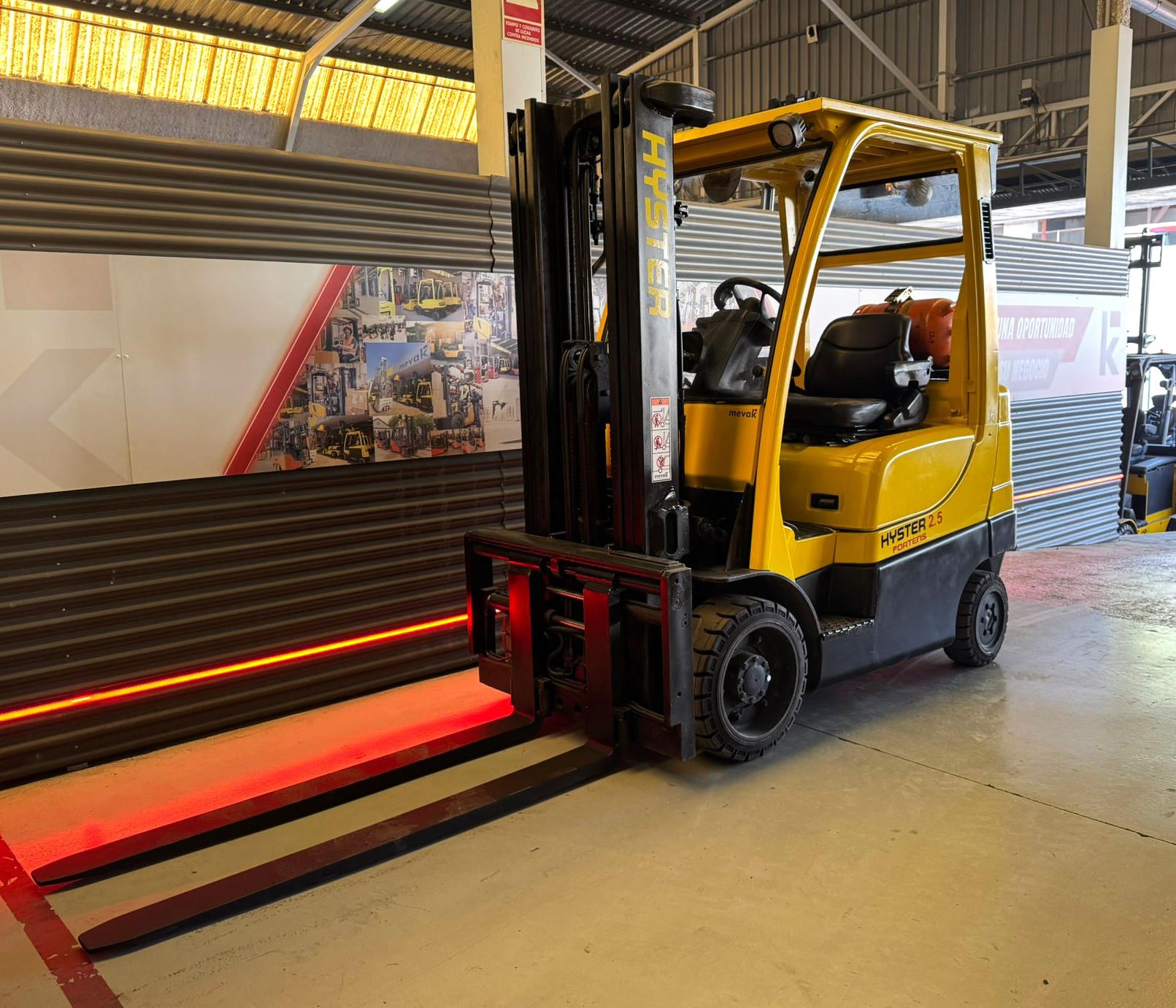 CARRETILLA ELEVADORA OCASION HYSTER GAS - Imagen 3