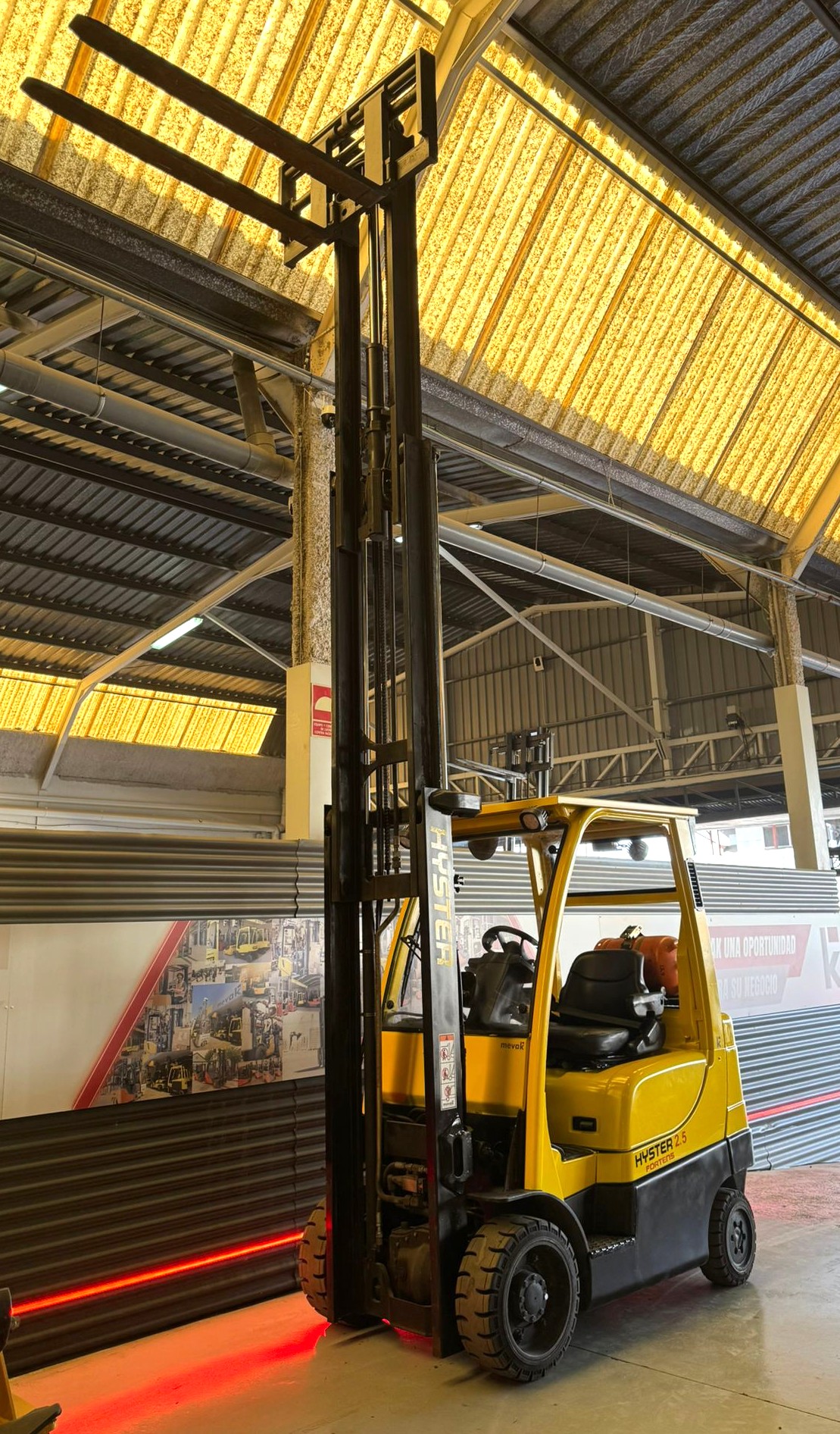 CARRETILLA ELEVADORA OCASION HYSTER GAS - Imagen 6