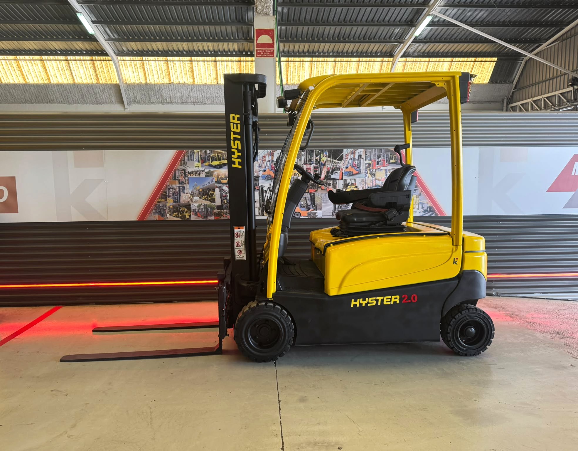 CARRETILLA ELEVADORA USADA HYSTER 2000 KG - Imagen 2