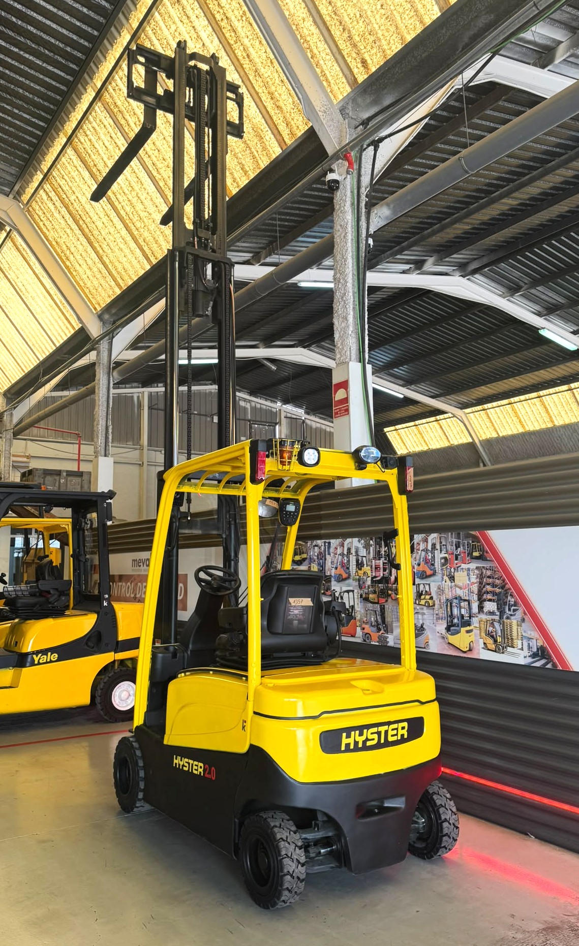 CARRETILLA ELEVADORA USADA HYSTER 2000 KG - Imagen 5