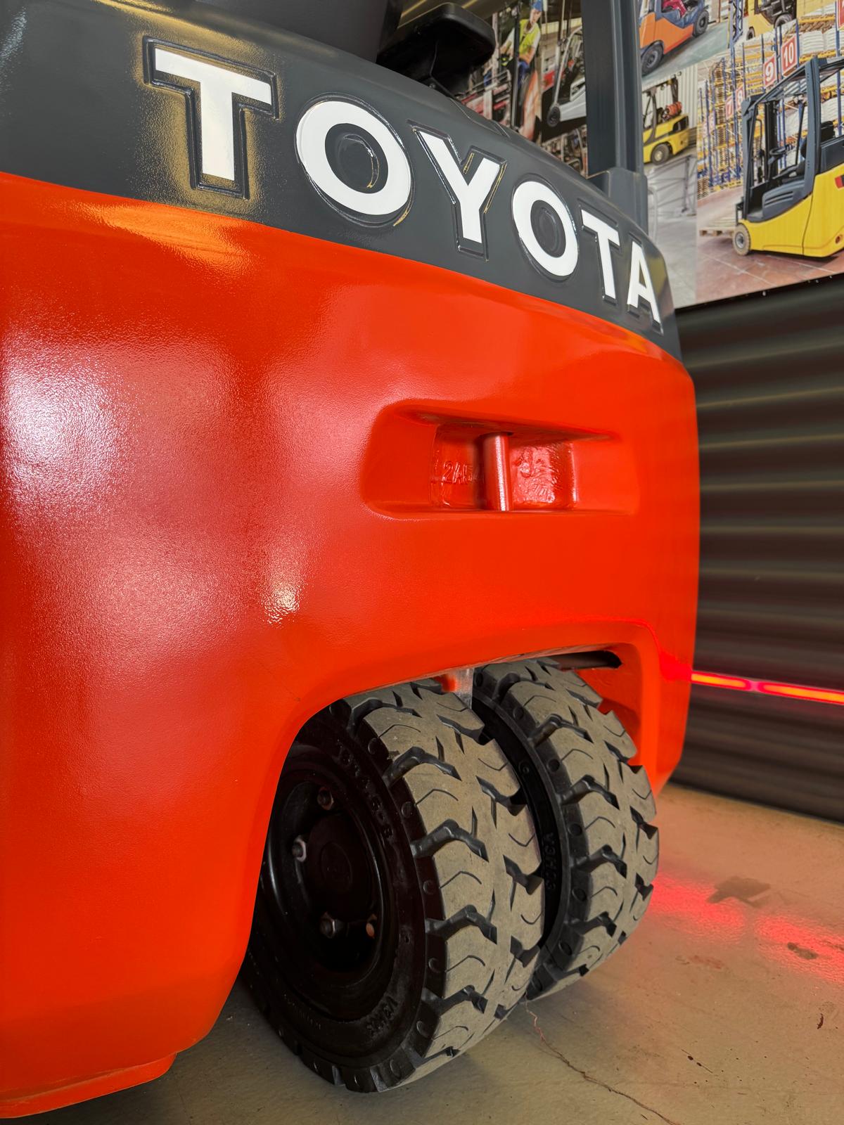 CARRETILLA ELEVADORA USADA TOYOTA BATERIA 85% VERIFICADA POR LEVATIO - Imagen 8