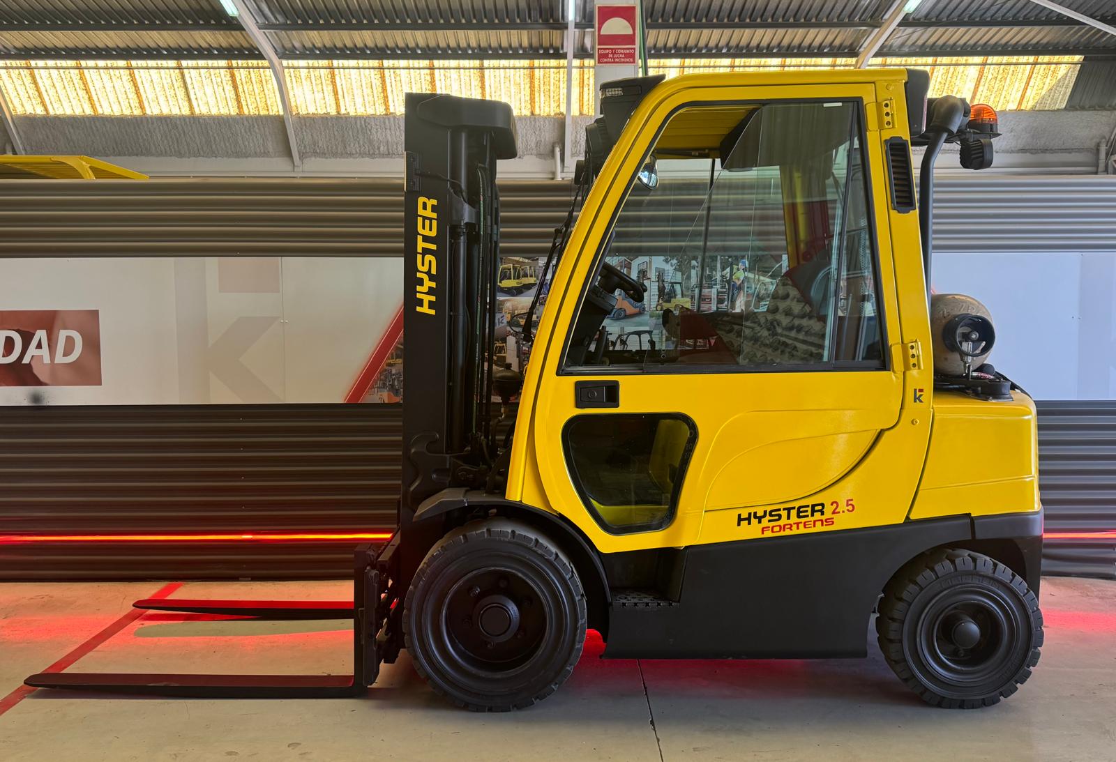 CARRETILLA ELEVADORA USADA HYSTER GAS - Imagen 2