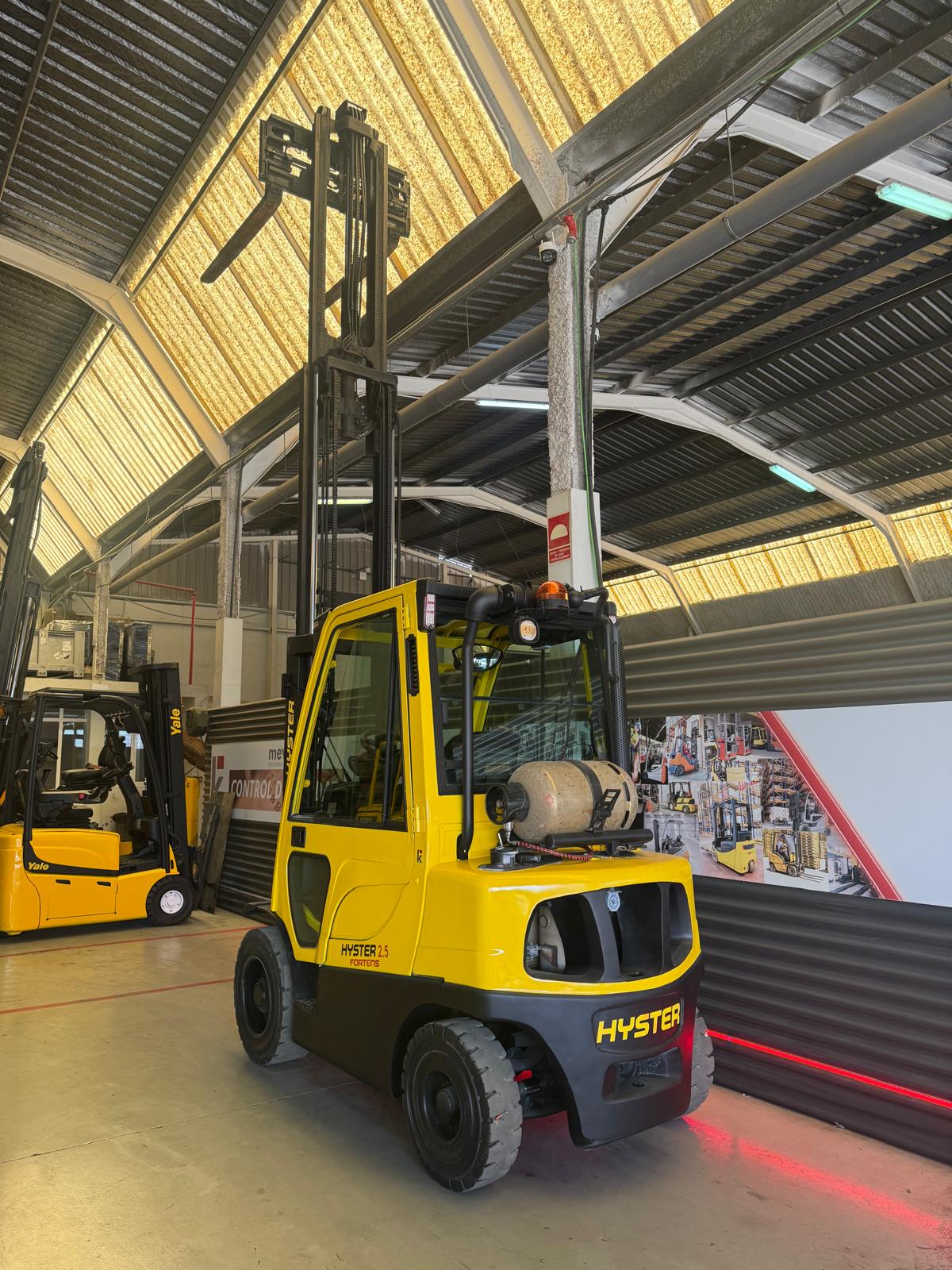 CARRETILLA ELEVADORA USADA HYSTER GAS - Imagen 8