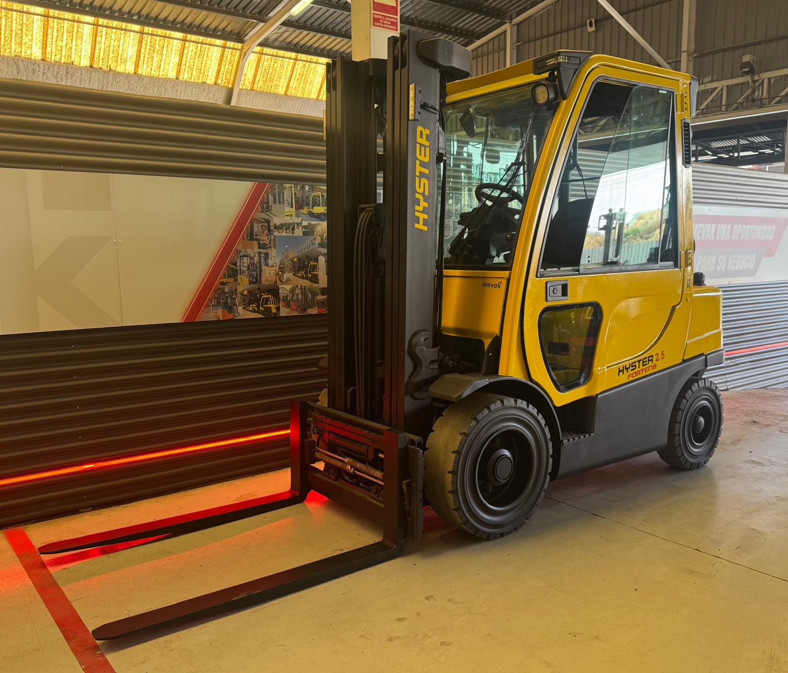 CARRETILLA ELEVADORA USADA HYSTER GAS - Imagen 9